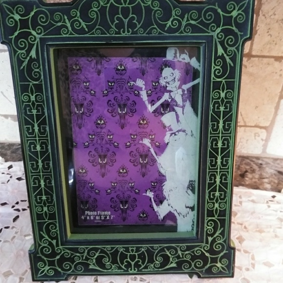Disney Accents Nwt World Haunted Mansion Picture Frame Poshmark